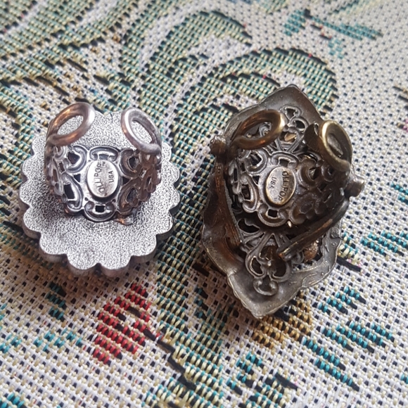 Two large costume - Picture 4 of 8